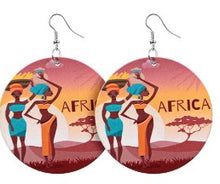 Load image into Gallery viewer, Round African Inspired Earring
